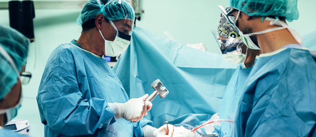 Corporate Event Videography Nationwide – medical-healthcare-video-Team-in-surgery